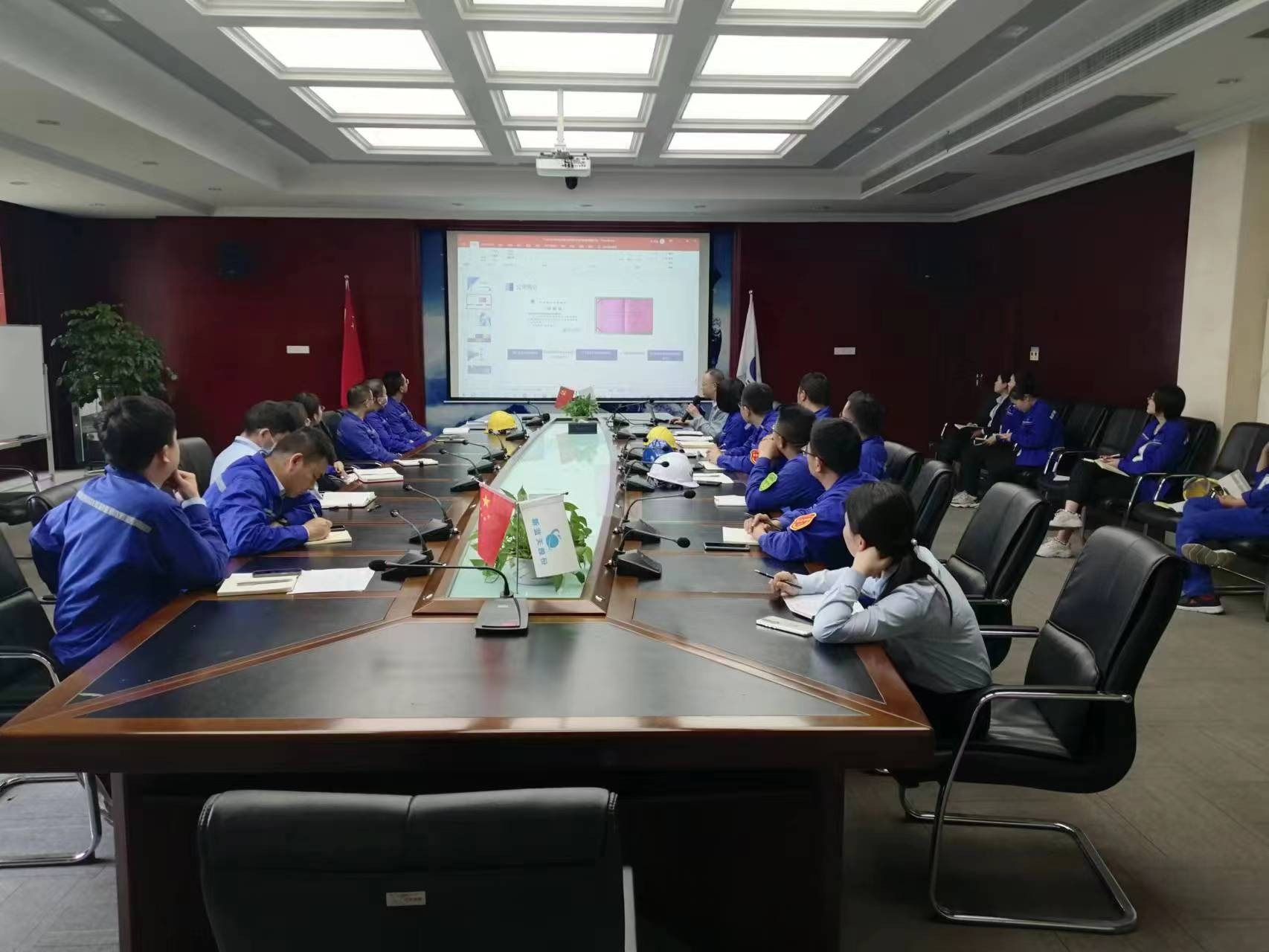 建設(shè)“內(nèi)在優(yōu) 外在美”新藍(lán)天，持之以恒走高質(zhì)量可持續(xù)