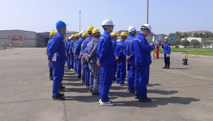 學(xué)習(xí)貫徹“安全專(zhuān)題輔導(dǎo)報(bào)告” 新藍(lán)天開(kāi)展安全環(huán)保綜合